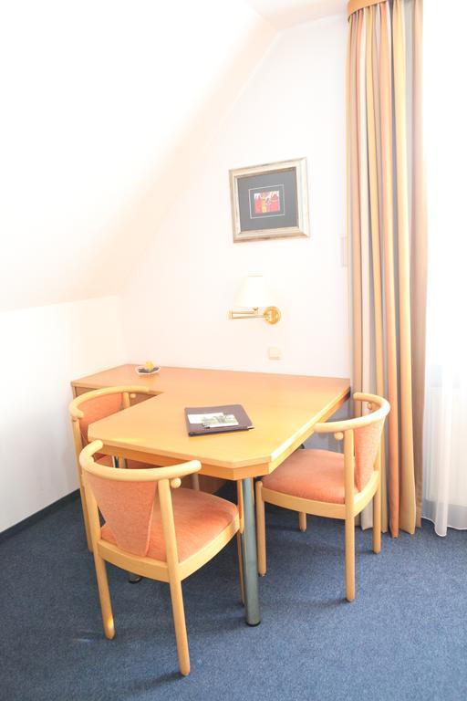 Hotel Am Ostpark Neubiberg Habitación foto